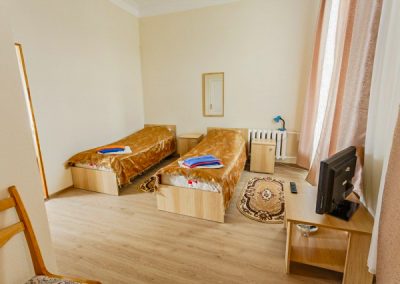 Двухместный номер стандарт в санатории Центр Союз в городе Ессентуки - фотография