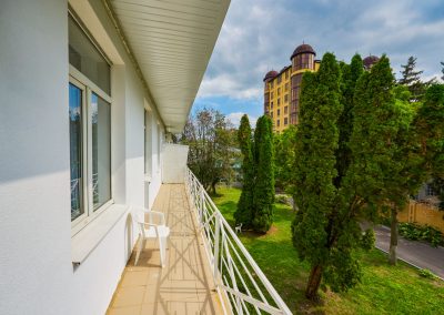 Люкс двухкомнатный в санатории Центр Союз в городе Ессентуки - фотография