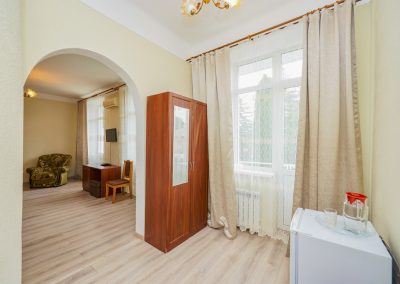 Люкс двухкомнатный в санатории Центр Союз в городе Ессентуки - фотография