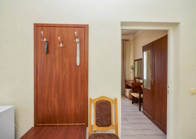 Люкс двухкомнатный в санатории Центр Союз в городе Ессентуки - фотография