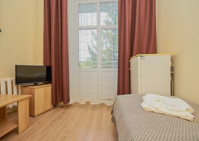 Одноместный номер стандарт в санатории Центр Союз в городе Ессентуки - фотография