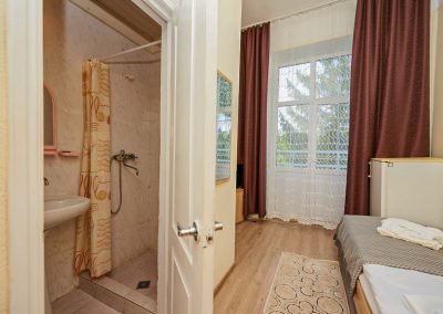 Одноместный номер стандарт в санатории Центр Союз в городе Ессентуки - фотография