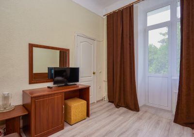 Одноместный улучшенный номер в санатории Центр Союз в городе Ессентуки - фотография