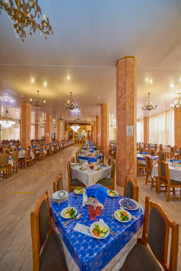 Обеденный зал в санатории Центр Союз в городе Ессентуки - фотография