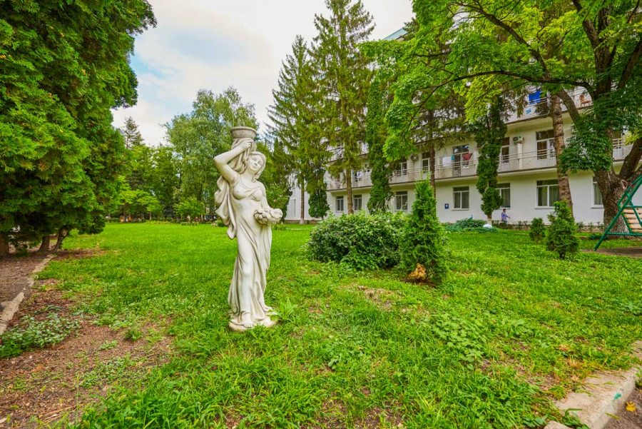 Территория в санатории Центр Союз в городе Ессентуки - фотография