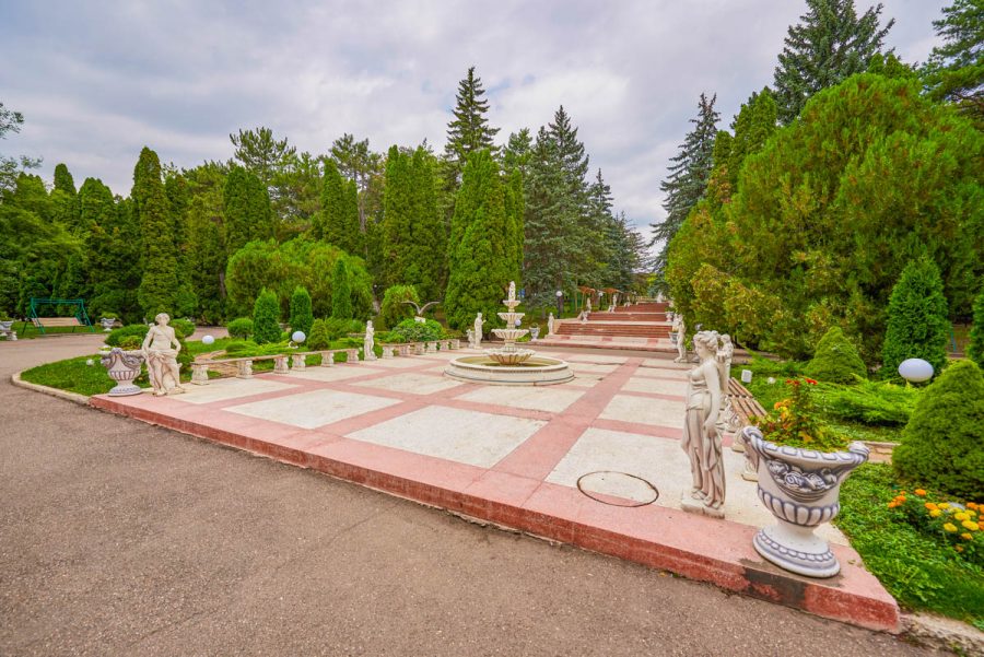 Территория в санатории Центр Союз в городе Ессентуки - фотография