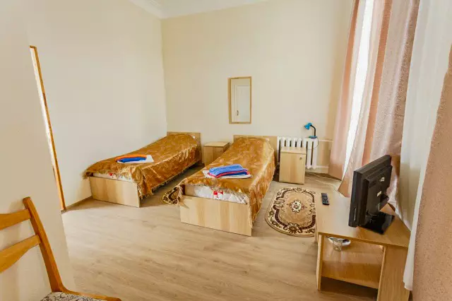 Двухместный номер стандарт в санатории Центр Союз в городе Ессентуки - фотография