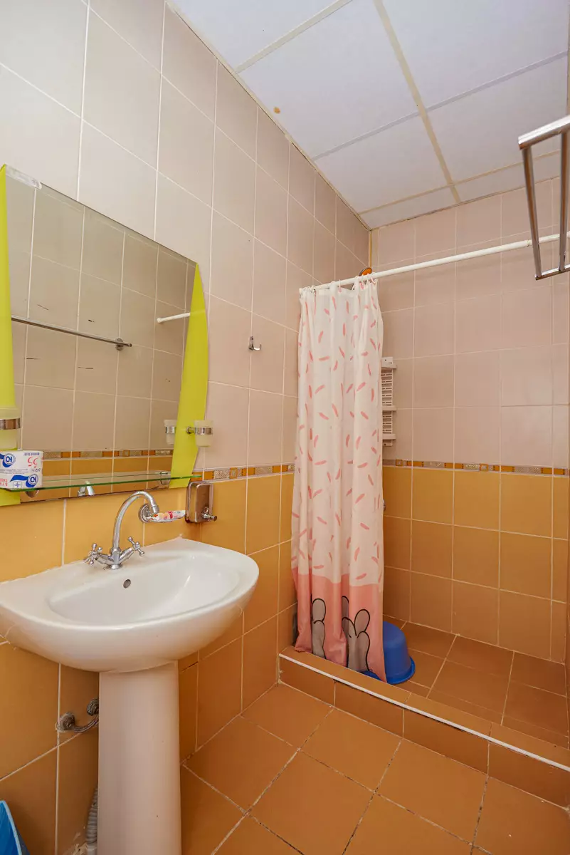 Двухместный улучшенный номер в санатории Центр Союз в городе Ессентуки - фотография