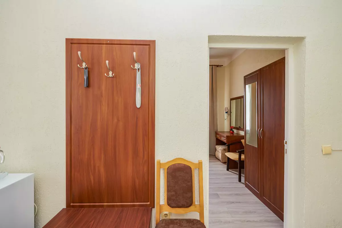 Люкс двухкомнатный в санатории Центр Союз в городе Ессентуки - фотография