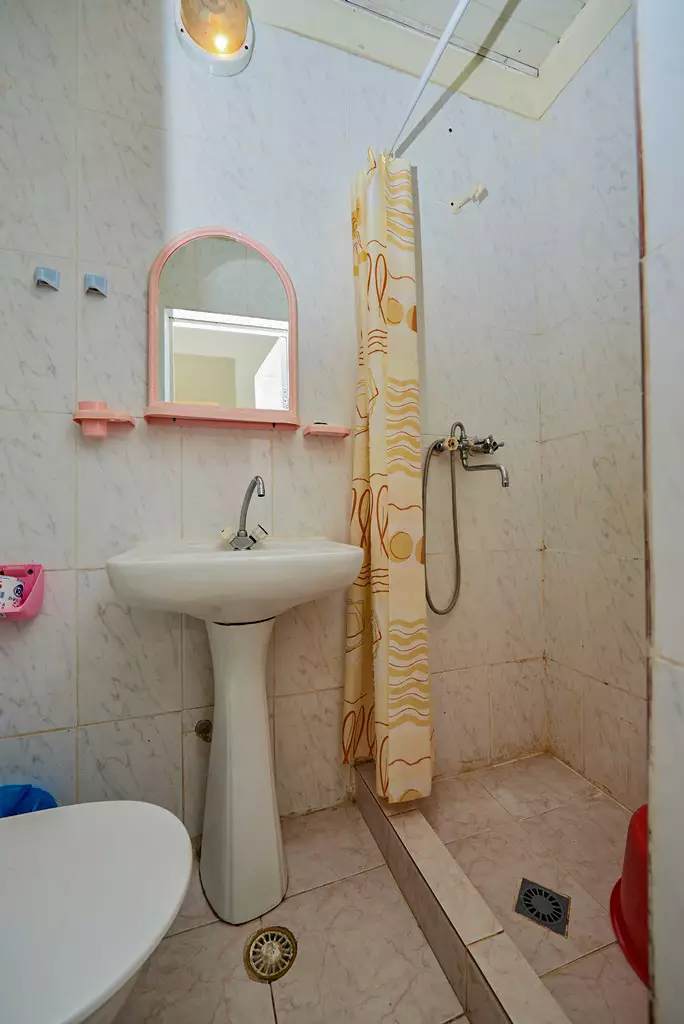 Одноместный номер стандарт в санатории Центр Союз в городе Ессентуки - фотография