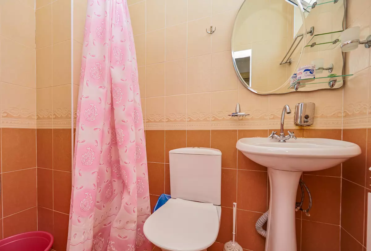 Одноместный улучшенный номер в санатории Центр Союз в городе Ессентуки - фотография