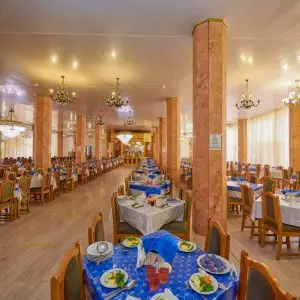Обеденный зал в санатории Центр Союз в городе Ессентуки - фотография