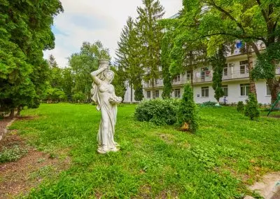 Территория в санатории Центр Союз в городе Ессентуки - фотография