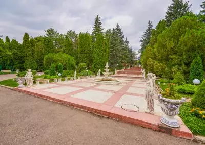 Территория в санатории Центр Союз в городе Ессентуки - фотография